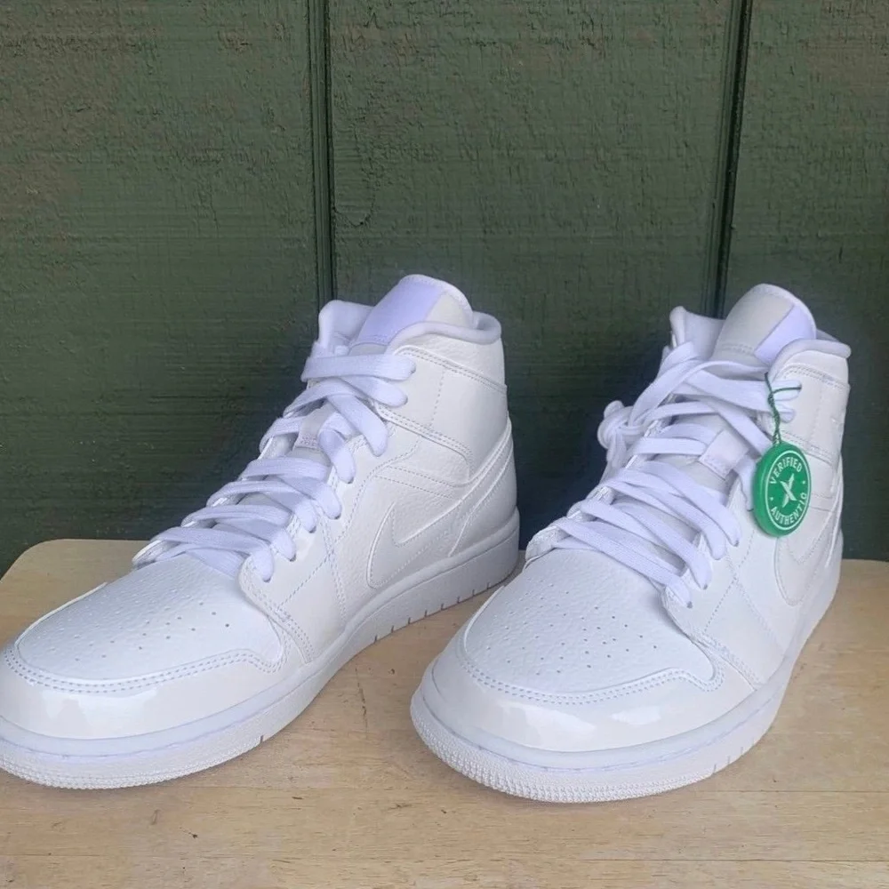Air Jordan 1 Mid Triple White Patent Swoosh BQ6472-100 Women’s Size 11 Mens 9.5 - Picture 6 of 12